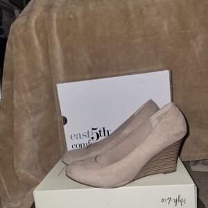 Suede tan wedges, very comfortable.